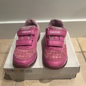 Geox Pink Light-up Sneakers (Girls 13)